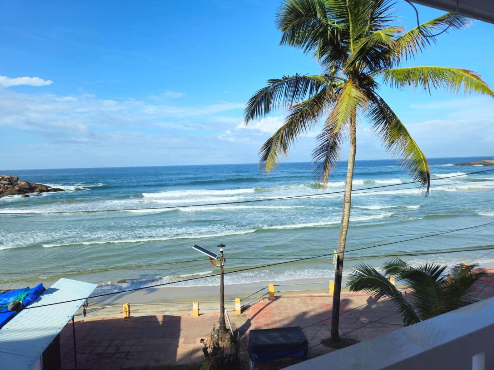 Orion Seaview Beach Hotel Kovalam Esterno foto