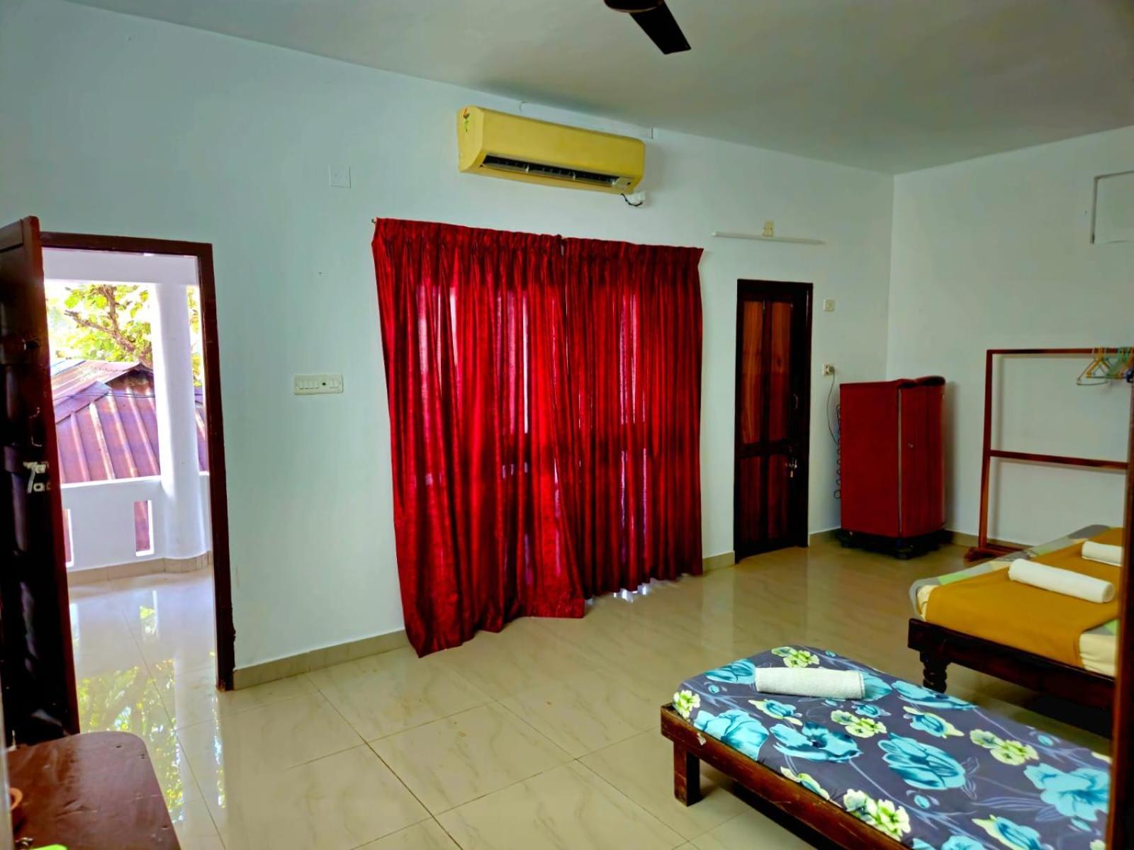 Orion Seaview Beach Hotel Kovalam Esterno foto