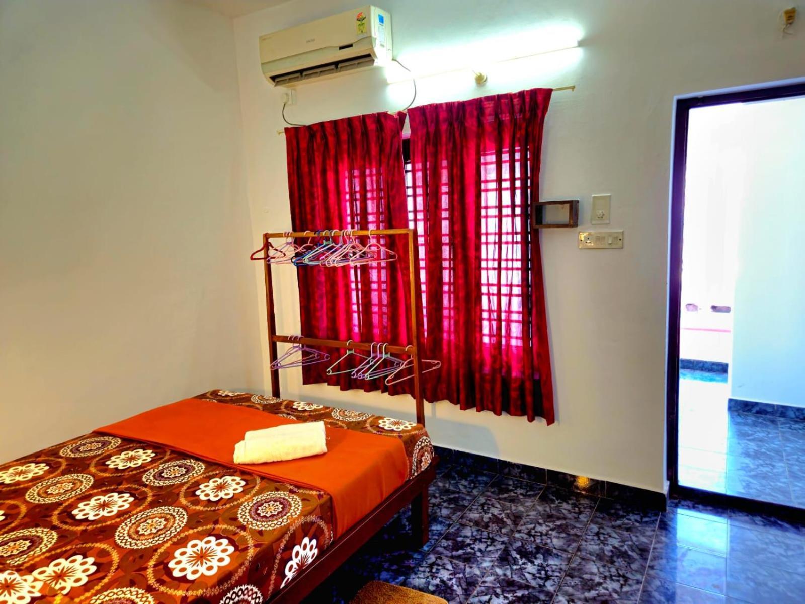 Orion Seaview Beach Hotel Kovalam Esterno foto
