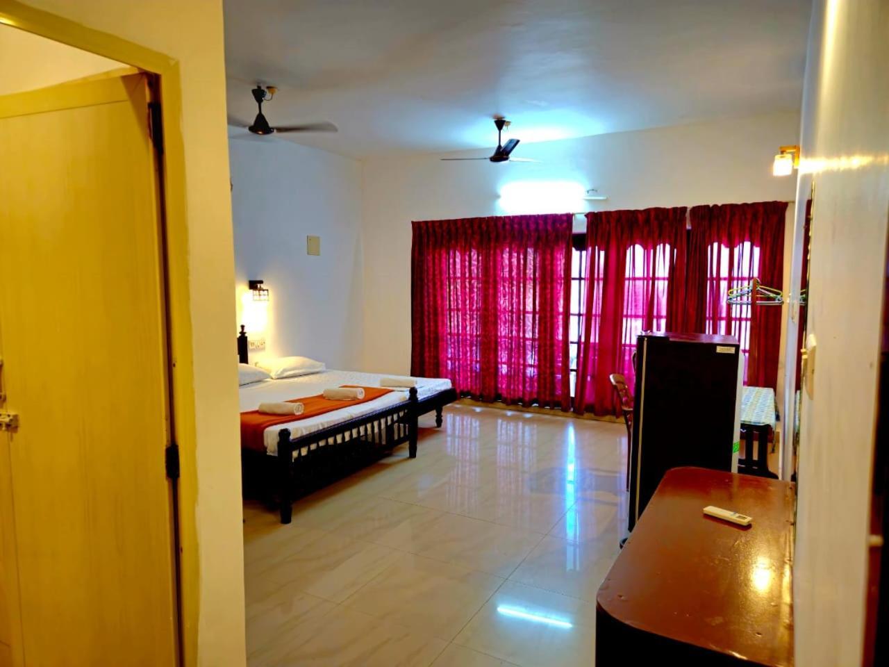 Orion Seaview Beach Hotel Kovalam Esterno foto