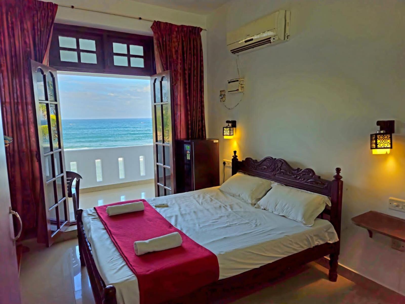 Orion Seaview Beach Hotel Kovalam Esterno foto