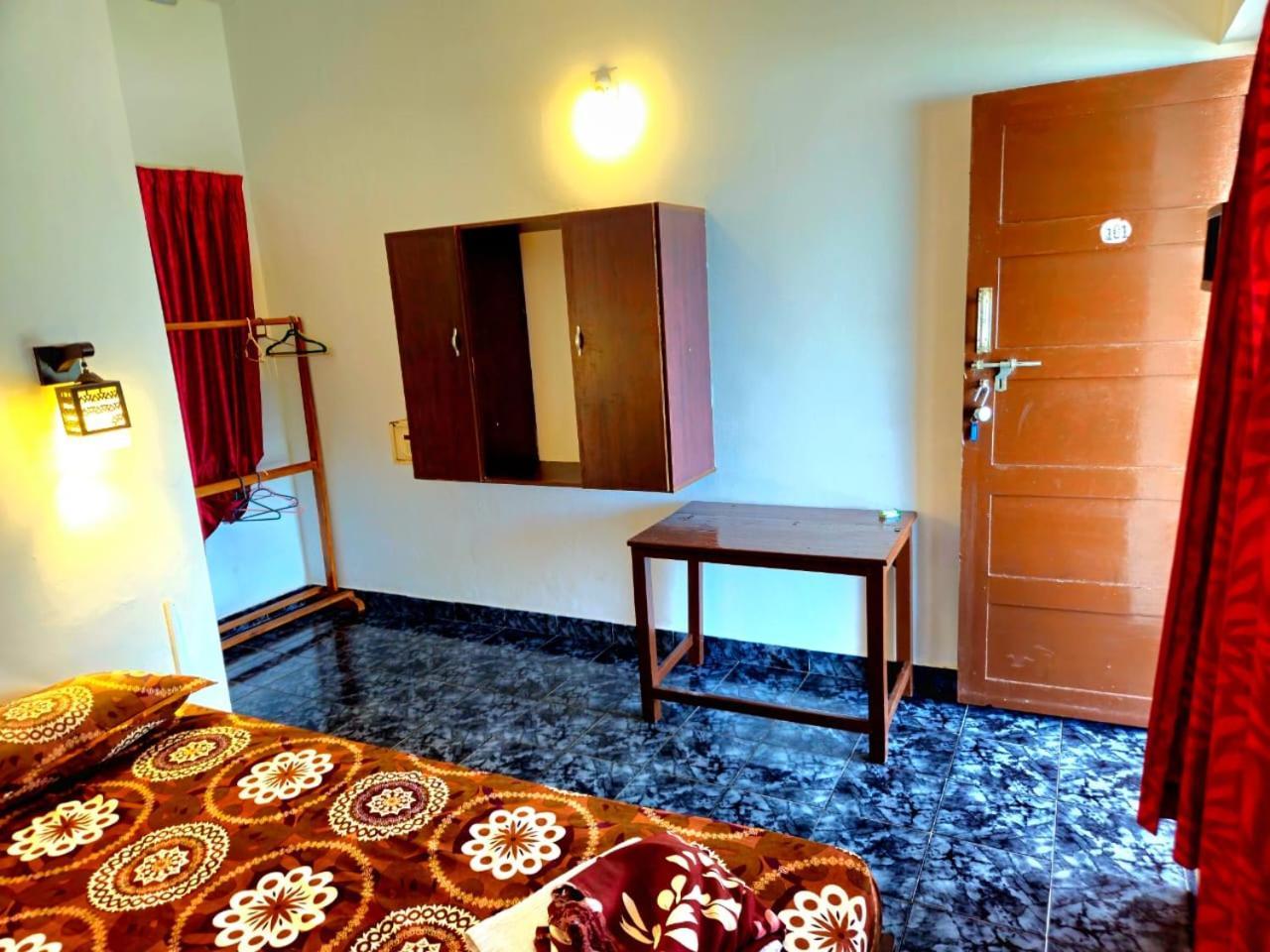 Orion Seaview Beach Hotel Kovalam Esterno foto